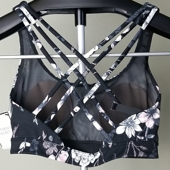 NEW Victoria's Secret sports bra! - Picture 4 of 11
